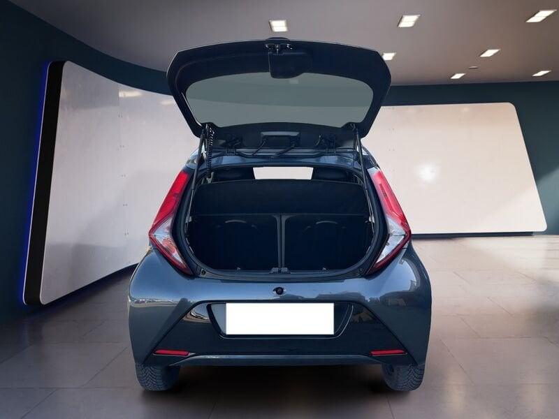 Toyota Aygo II 2018 5p 5p 1.0 x-business fun 72cv