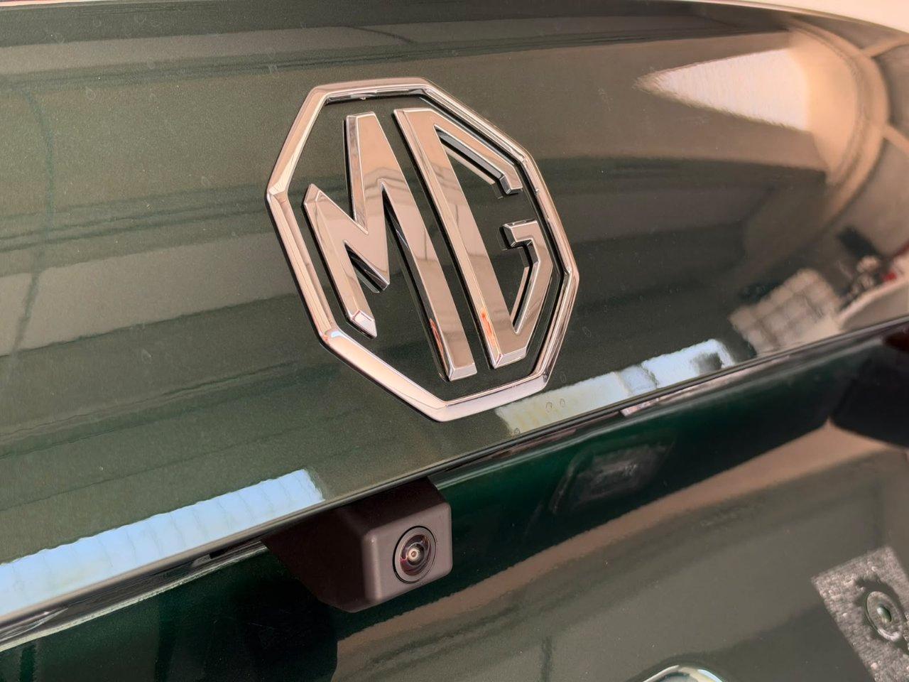 Mg ZS 1.5 hybrid+ Standard auto