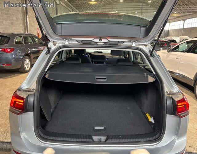 VOLKSWAGEN Golf Variant Variant 2.0 tdi Life 115cv dsg - GF674SF