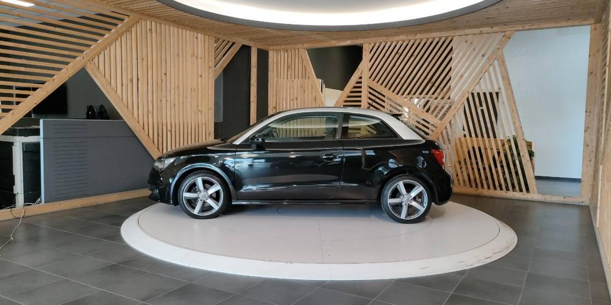 Audi A1 1.6 tdi Attraction 105cv