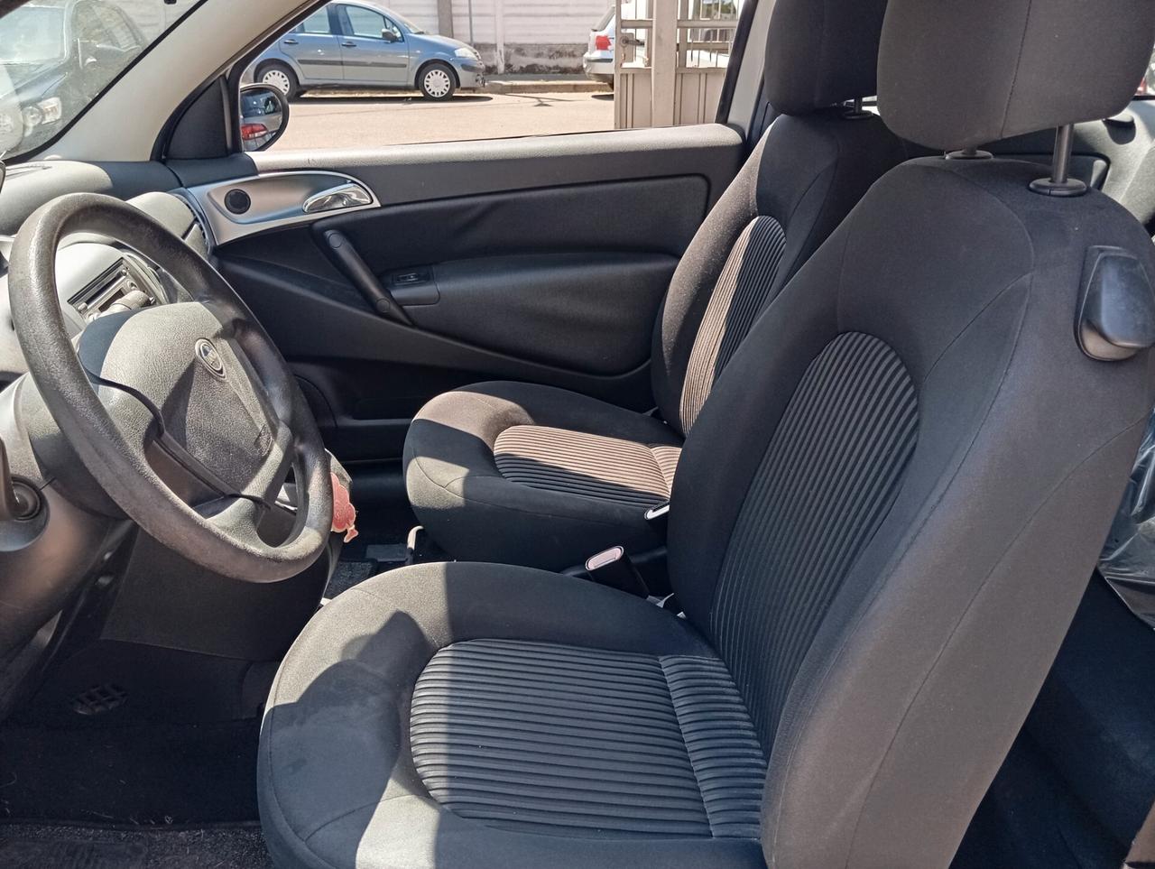 Lancia Ypsilon 1.2 neopatentati valuto permute