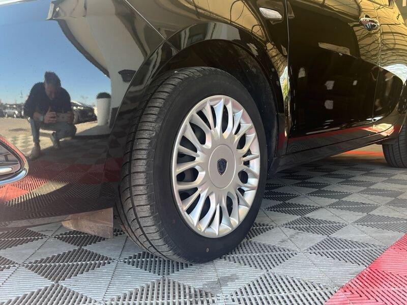 Lancia Ypsilon 1.2 69cv Platinum