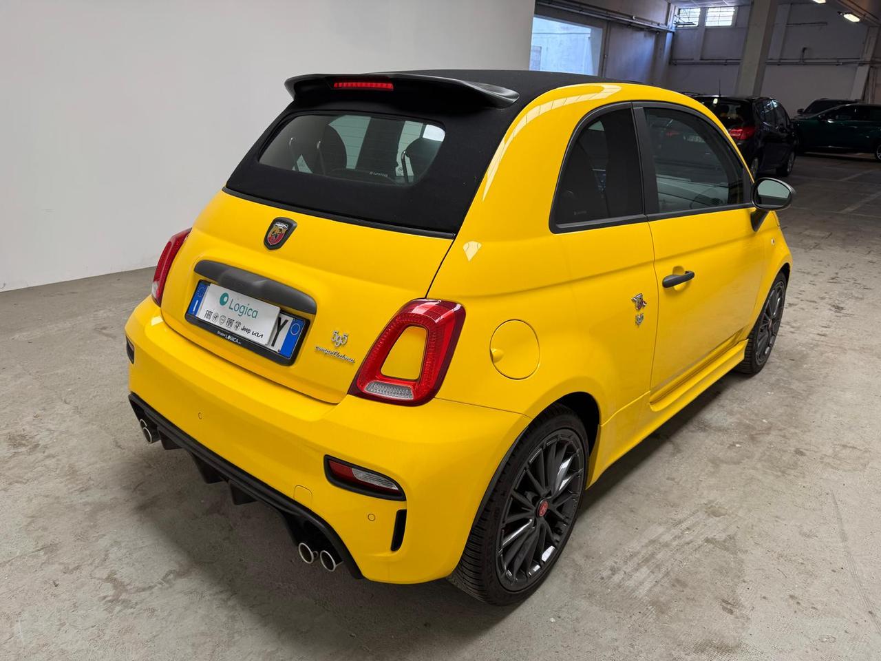 Abarth 595C 2016 - 595C 1.4 t-jet Competizione 180cv