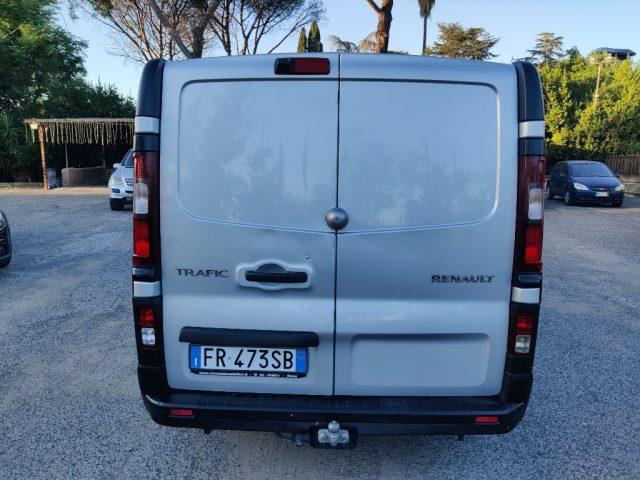 RENAULT Trafic T29 1.6 dCi 120CV PASSO LUNGO - 6 POSTI + CASSONE