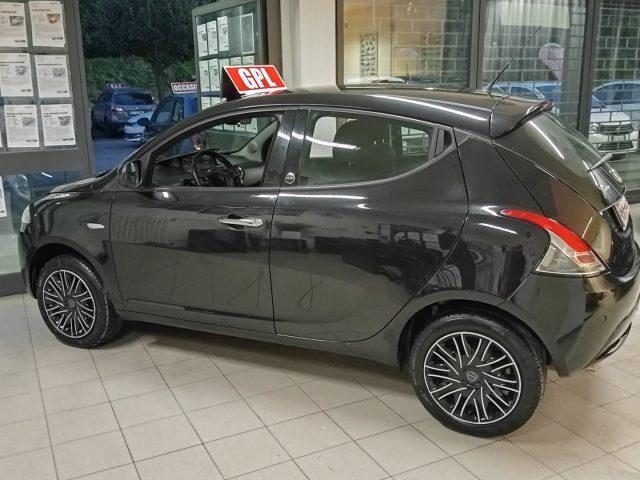 LANCIA Ypsilon 1.2 69 CV 5 porte GPL Ecochic Gold uniproprietario