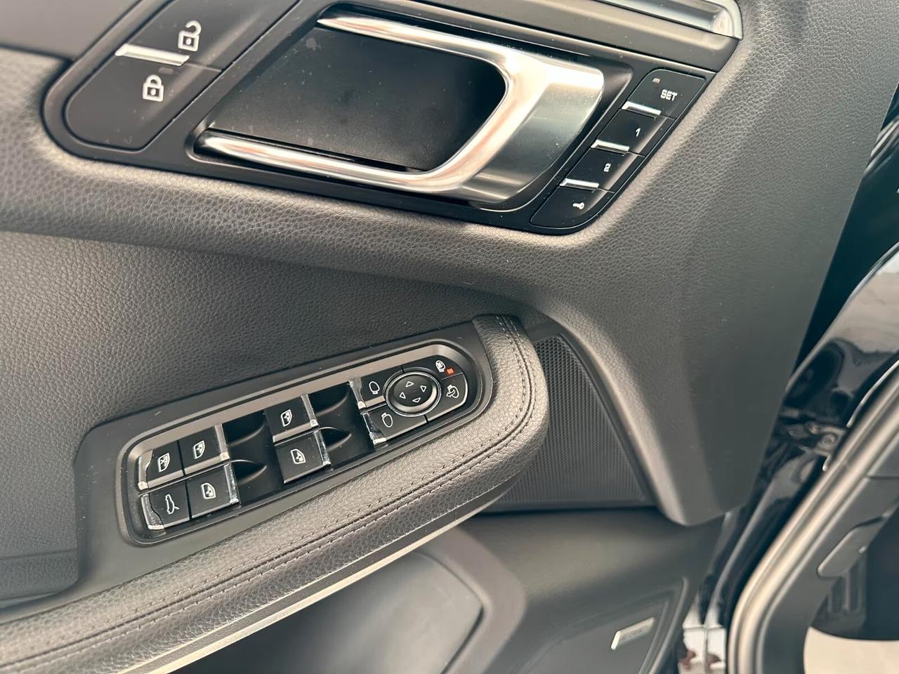 Porsche Macan 2.0 TETTO PANORAMICO 21" LED NAVI