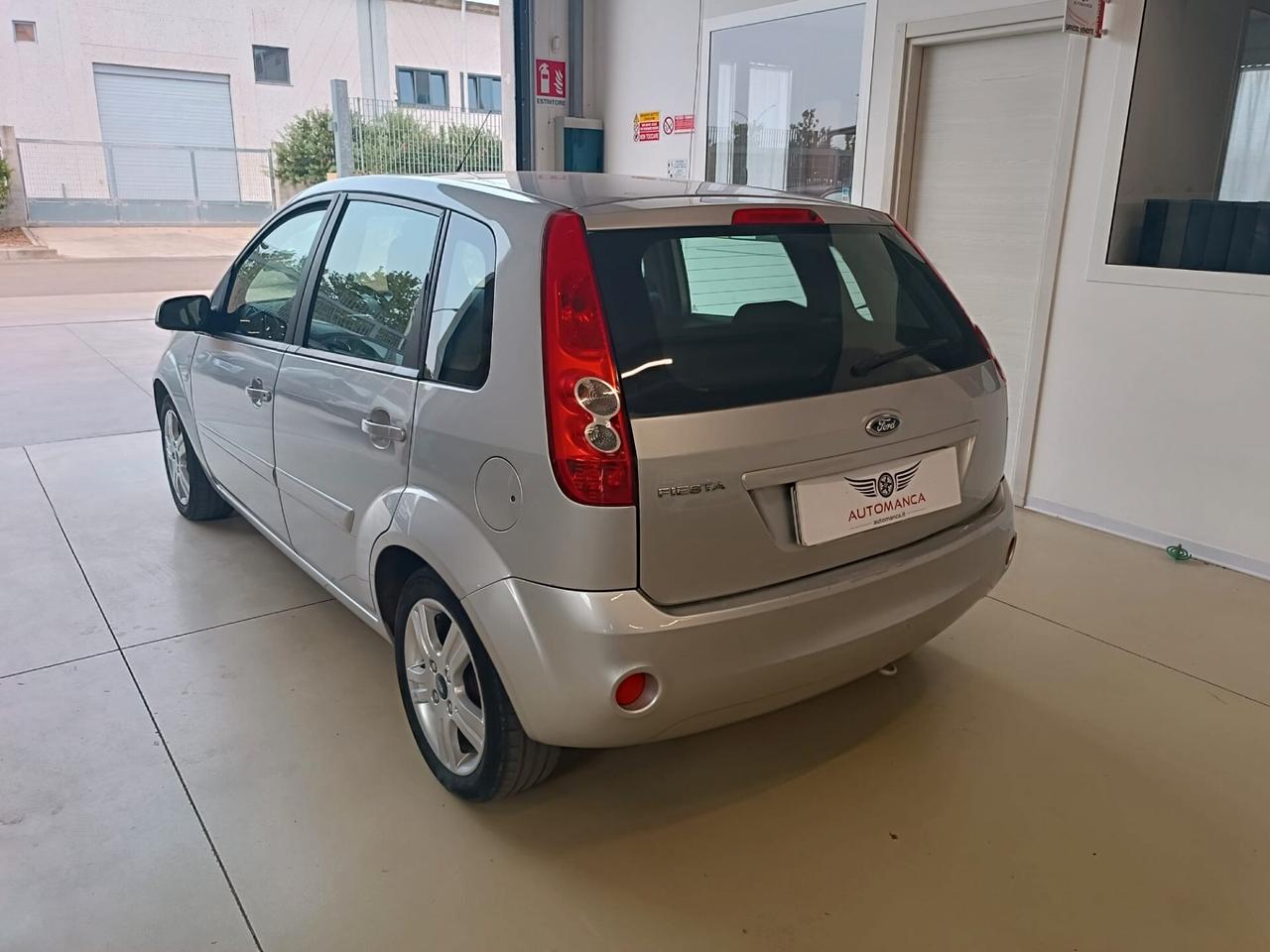 Ford Fiesta 1.2 16V 5p. Ghia