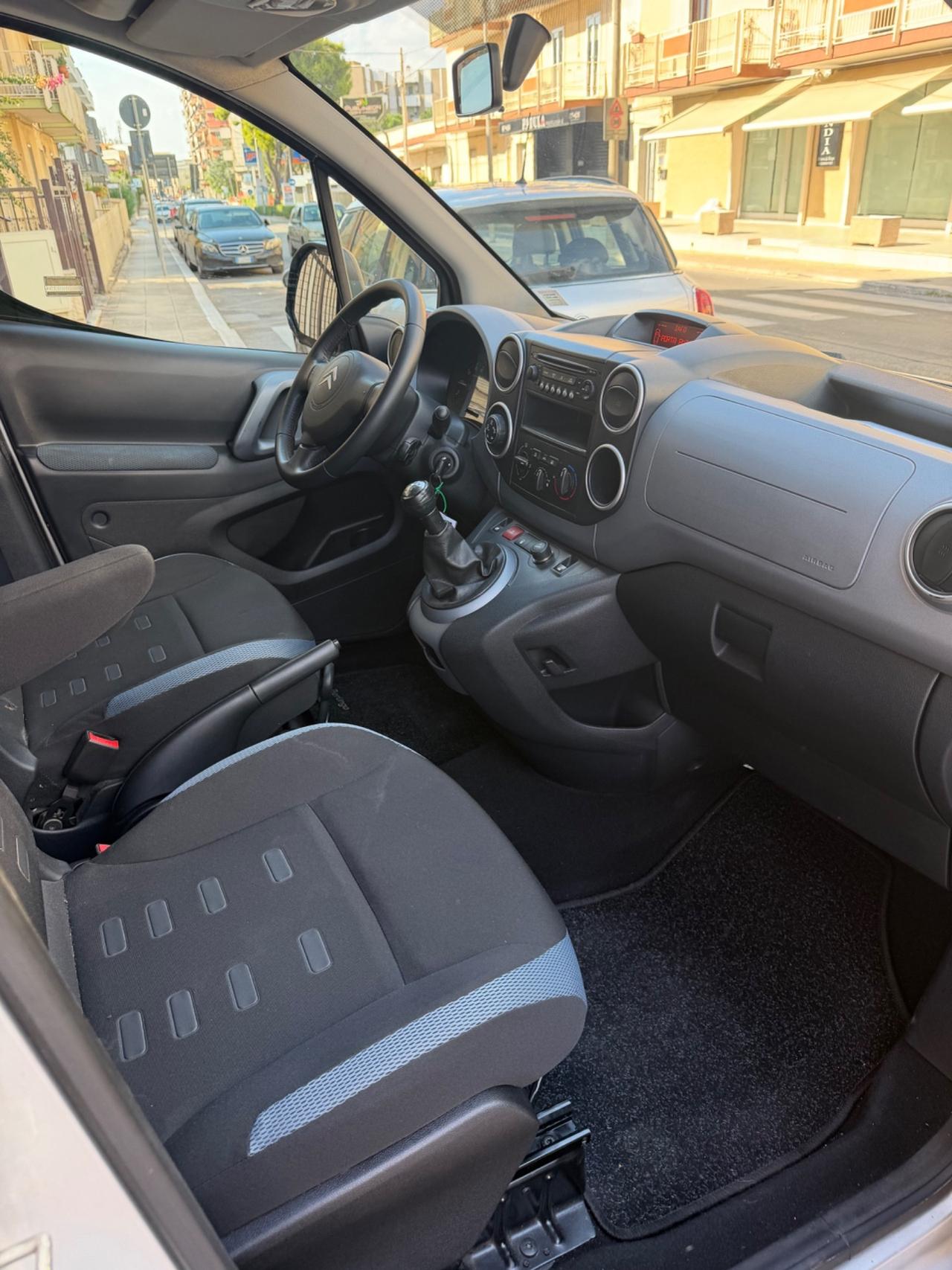 Citroen Berlingo 1.6 e-HDi 110FAP airdream CMP6 XTR Theatre
