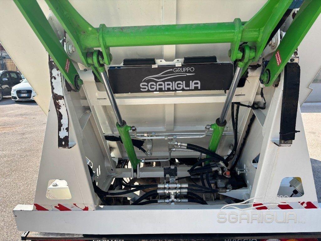 Piaggio Porter GPL Vasca Rifiuti Ribaltabile Compatta
