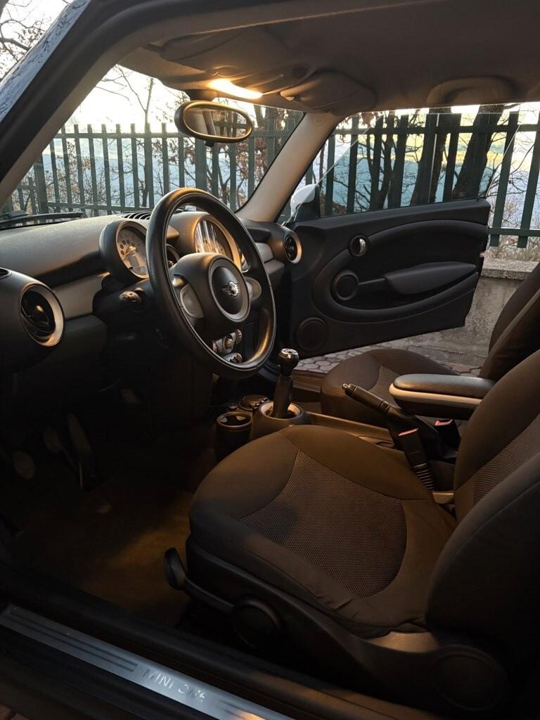 Mini 1.6 16V One D neopatentati