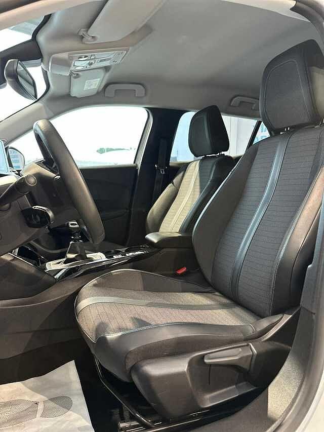 Peugeot 2008 PureTech 130 S&S Allure Pack