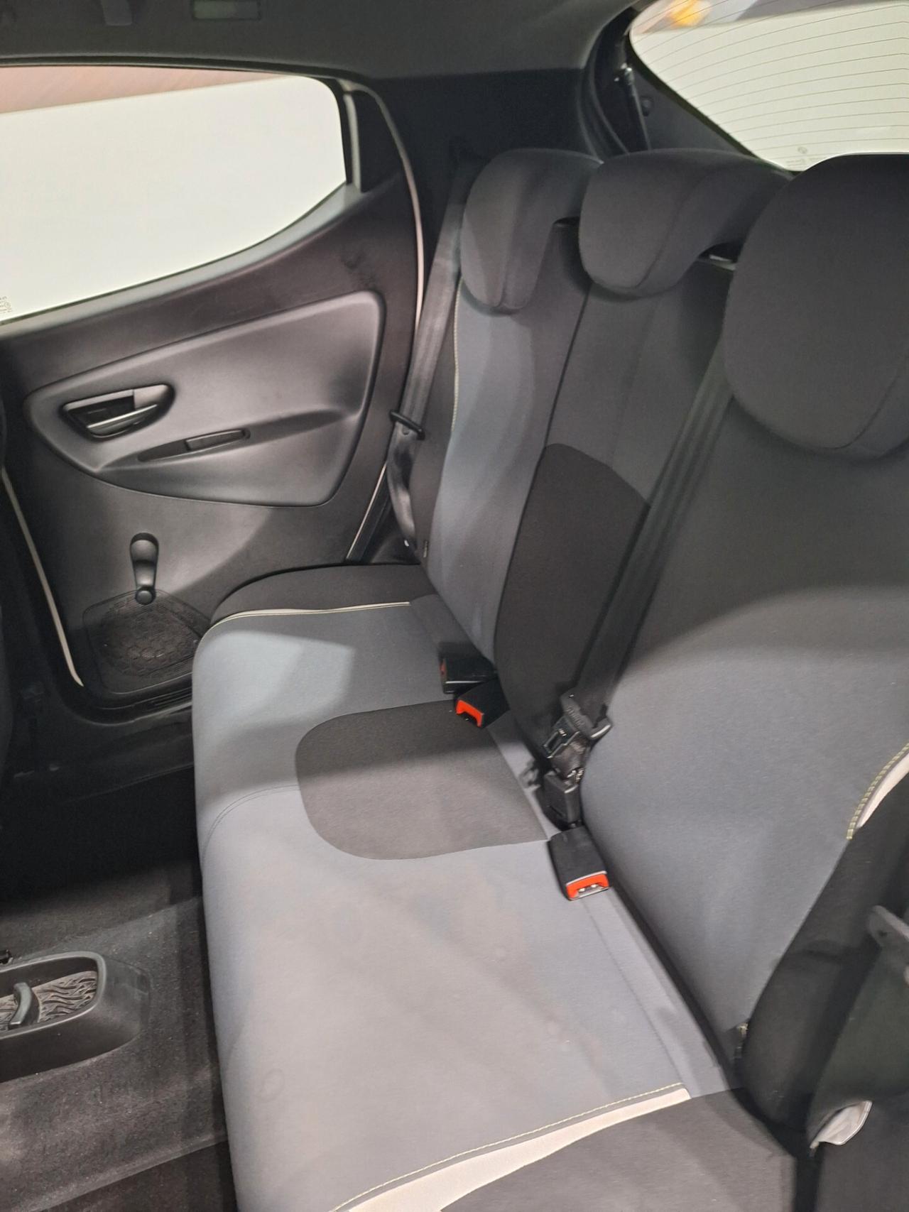Lancia Ypsilon 1.2 69 CV 5 porte 2015