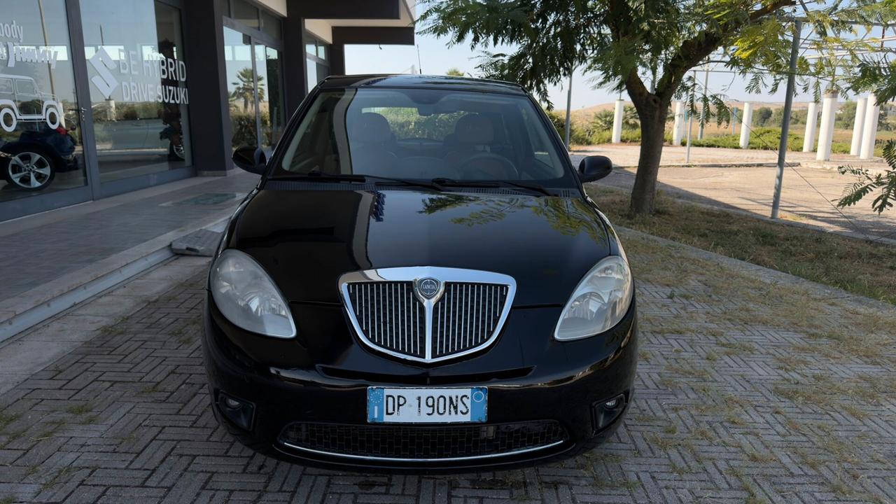 Lancia Ypsilon 1.3 MJT 90 CV Platino