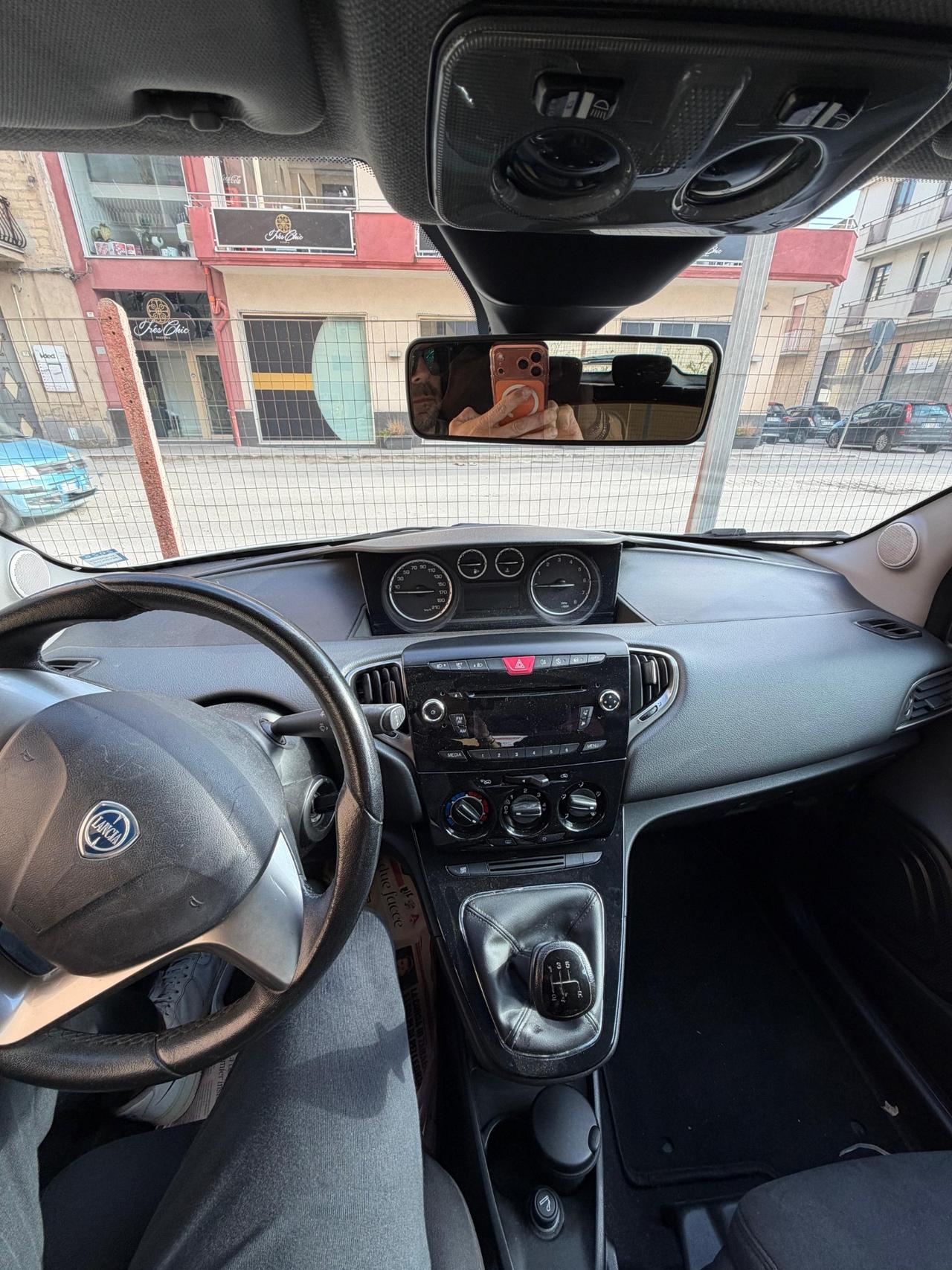 Lancia Ypsilon 1.2 69 CV 5 porte S&S Silver