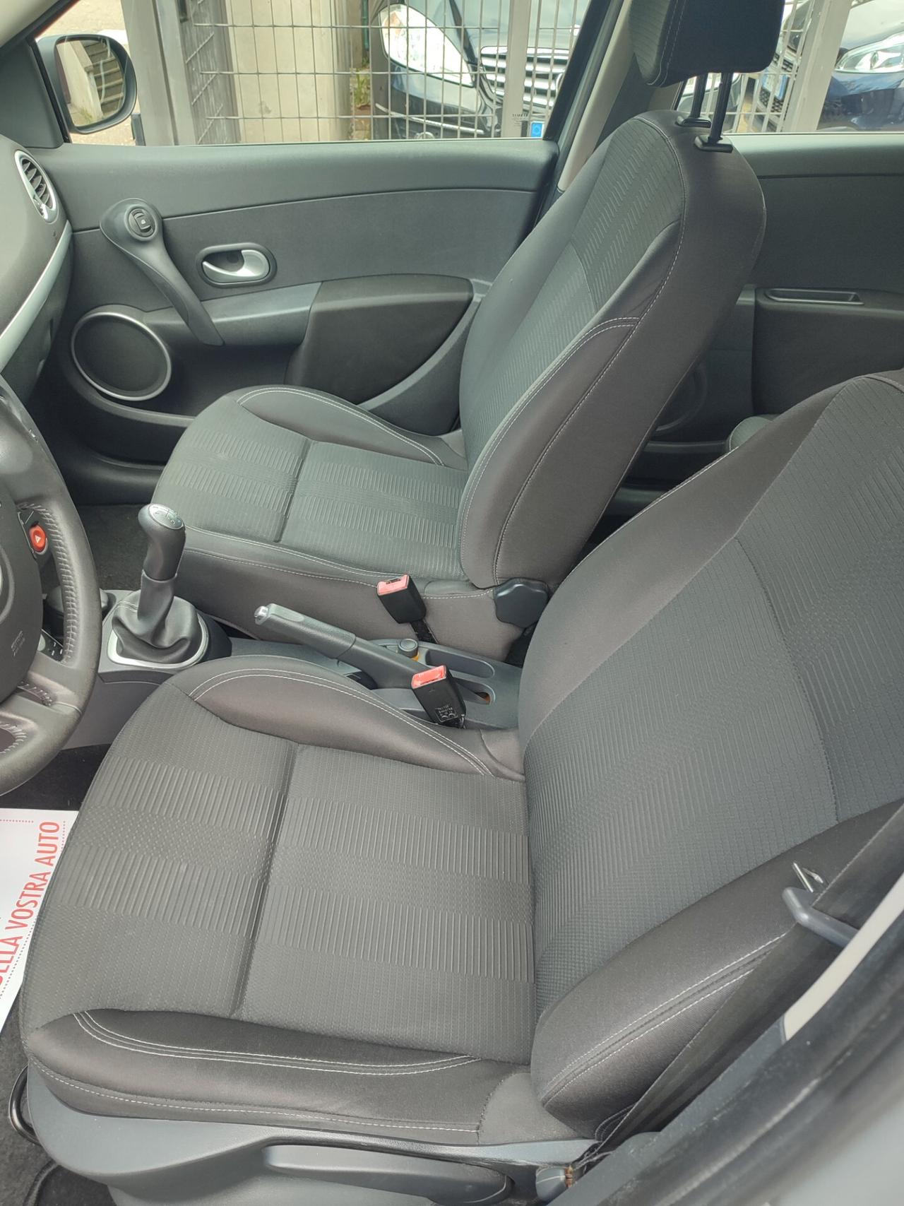 RENAULT CLIO DEL 2010 1.2BENZINA MOLTO BELLA