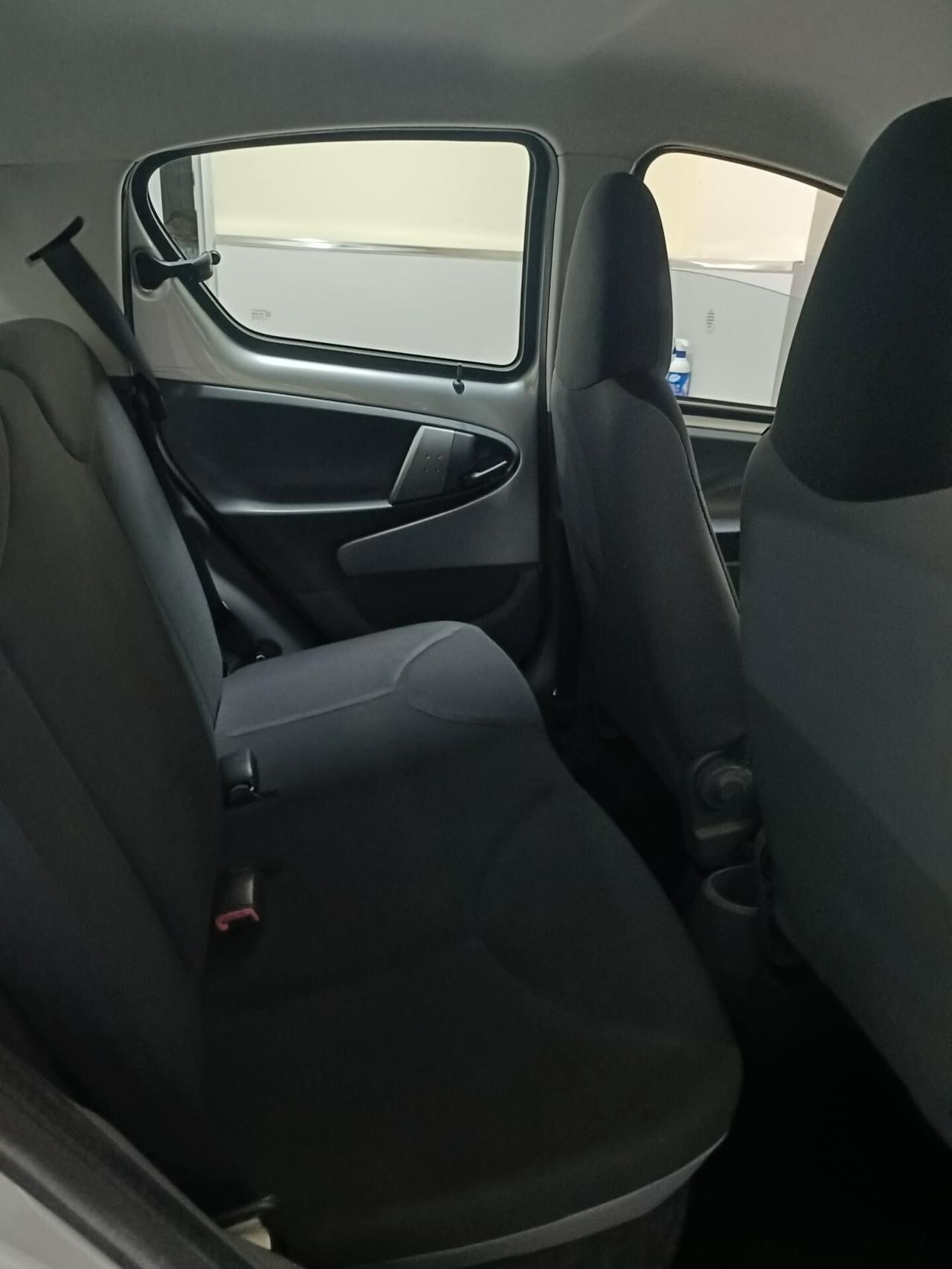 Toyota Aygo 1.0 12V VVT-i 5 porte Now