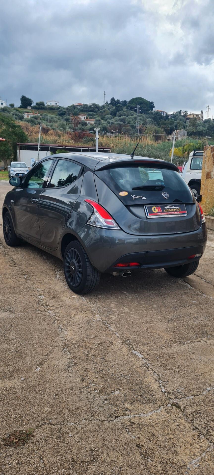 Lancia Ypsilon 1.2 69 CV 5 porte GPL 105.000 km