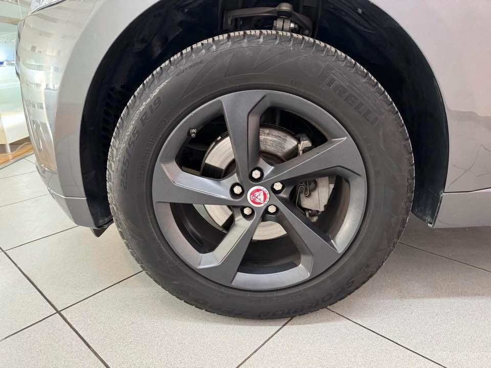 Jaguar F-Pace 2.0 D 180 CV AWD