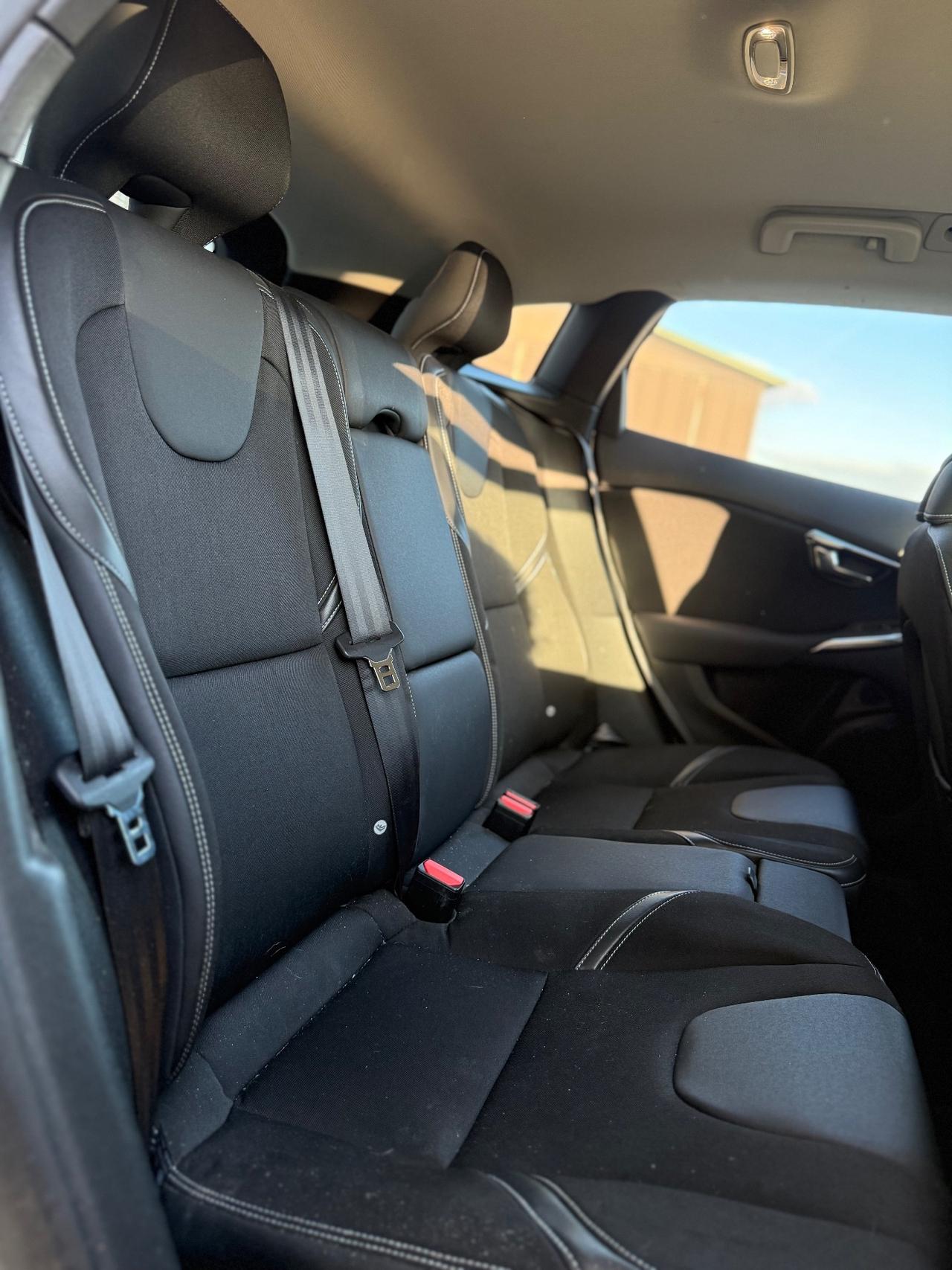 Volvo V40 D2 1.6 Summum