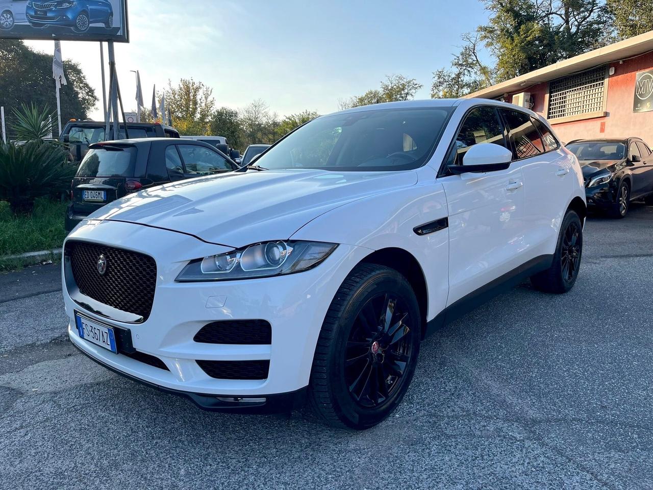 Jaguar F-Pace 2.0 D 240 CV AWD aut. R-Sport white Black Edition Garanzia Permute e Rate