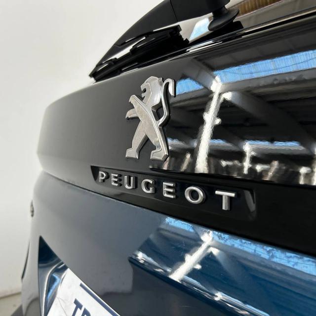 PEUGEOT 3008 Hybrid 225 e-EAT8 GT Pack TETTO APRIBILE