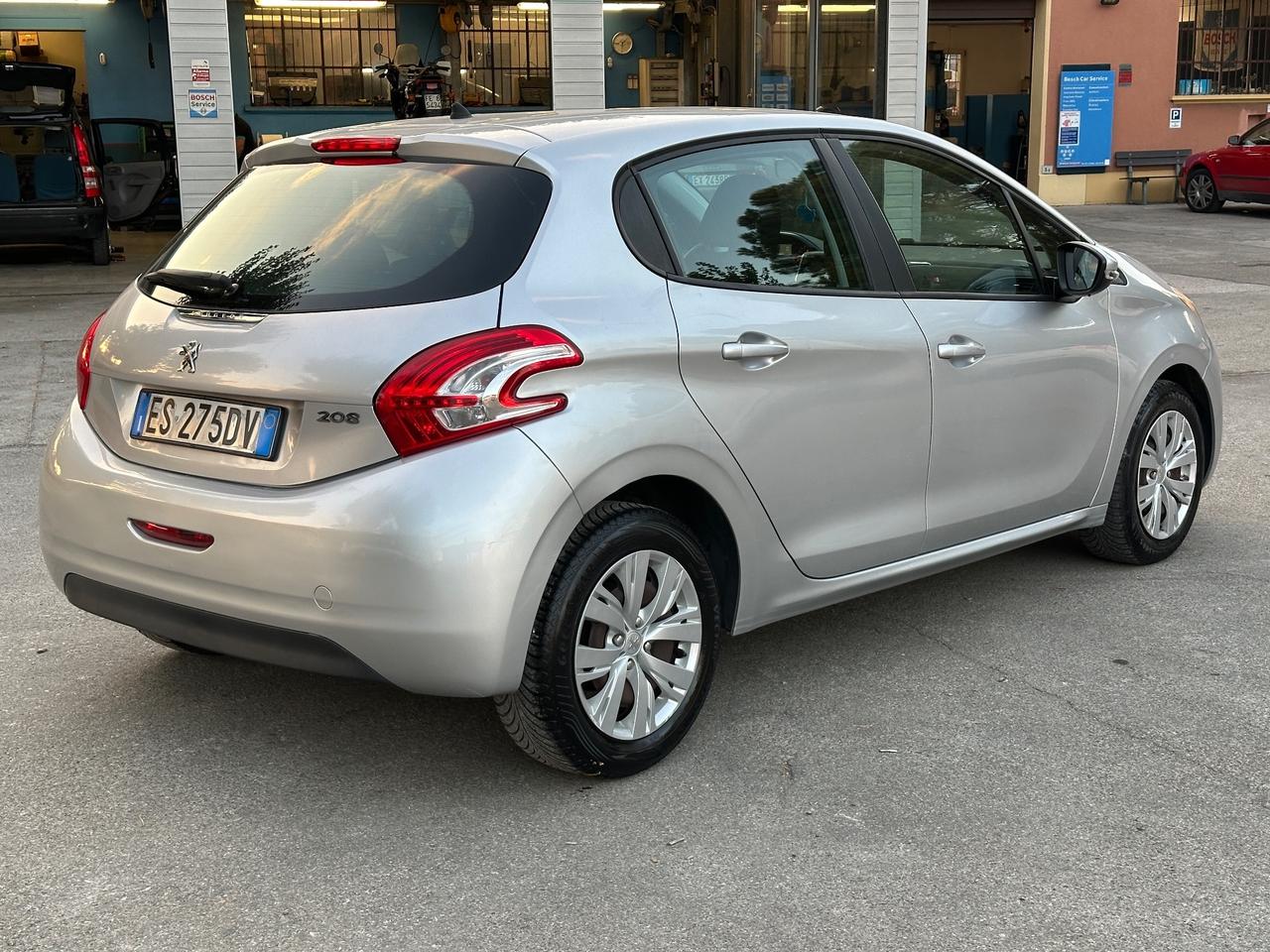 Peugeot 208 1.0 VTi 68 CV 5 porte solo 110mila km