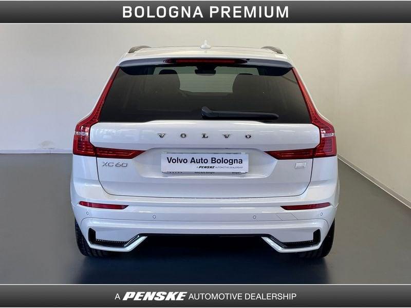 Volvo XC60 T6 Plug-in hybrid AWD automatico Plus Dark