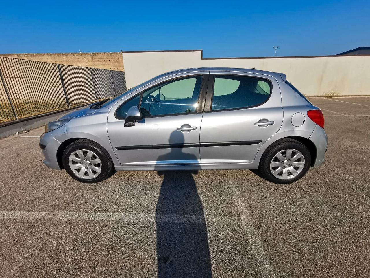 Peugeot 207 1.4 HDi 70CV 5p. ONE Line NEOPATENTATI