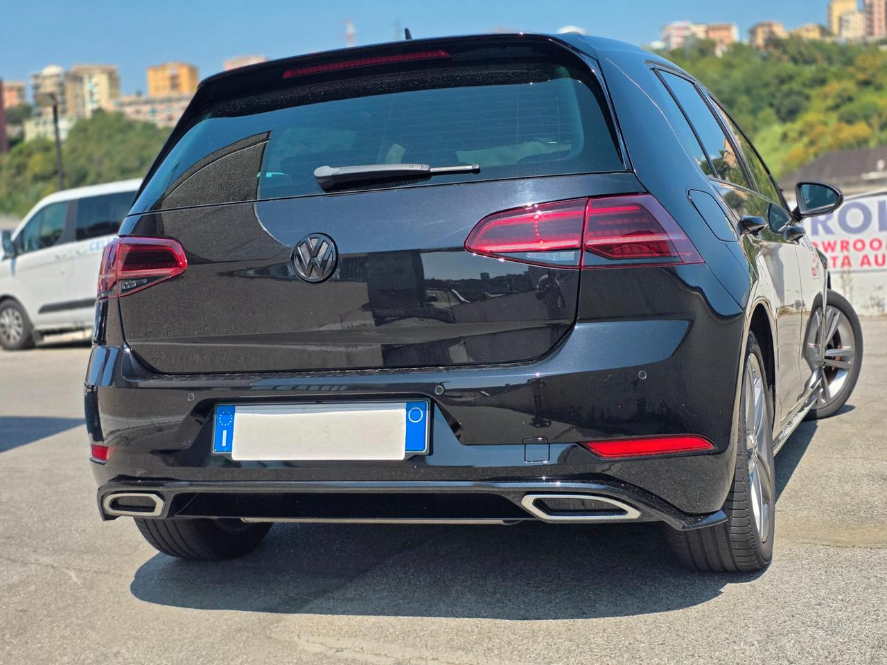 Volkswagen Golf 1.5 TSI ACT 5p. Sport R line