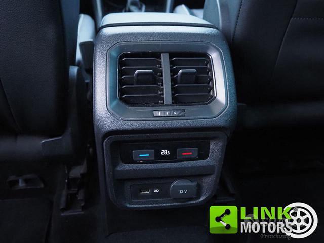 VOLKSWAGEN Tiguan 2.0 TDI SCR DSG Business BlueM