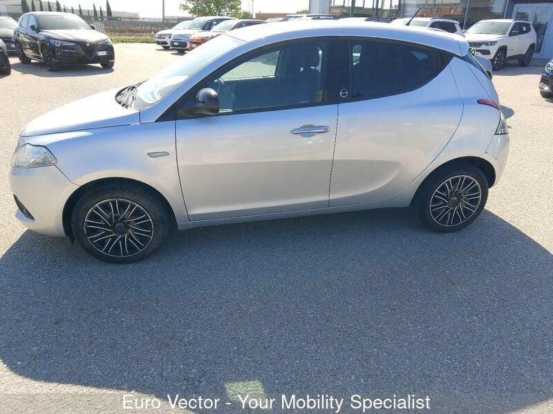 Lancia Ypsilon 1.2 69 CV 5 porte GPL Ecochic Gold