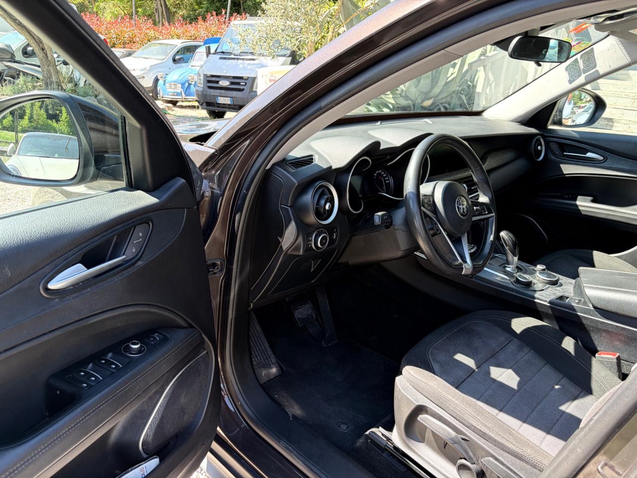 Alfa Romeo Stelvio 2.2 Turbodiesel 160 CV AT8 RWD Business