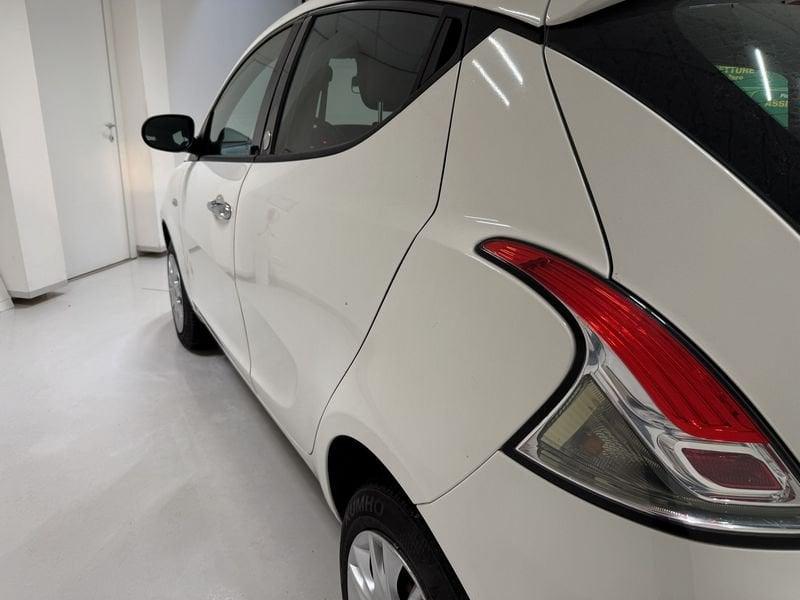 Lancia Ypsilon Ypsilon 0.9 TwinAir 85 CV 5 porte Metano Ecochic Gold