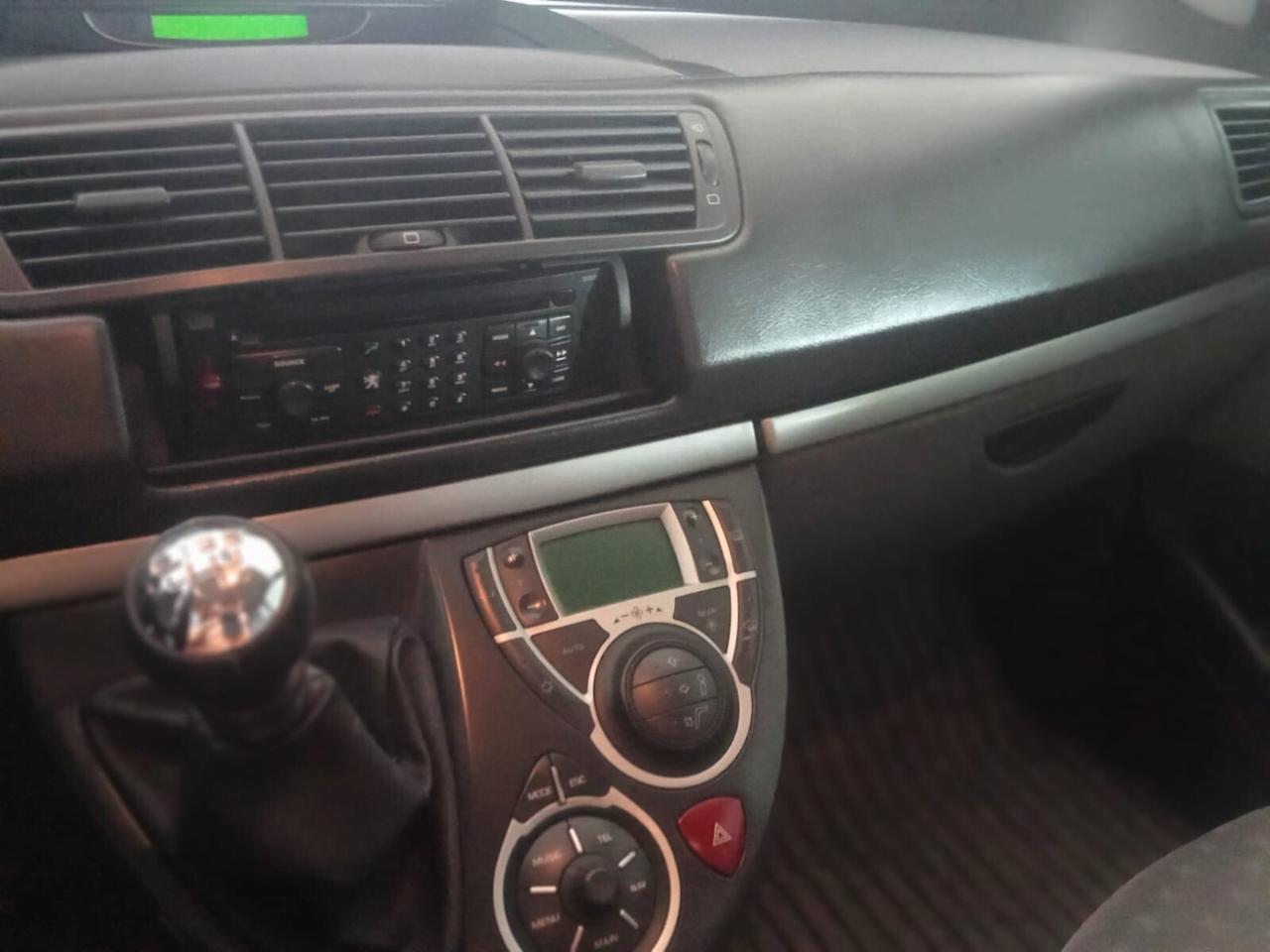 Peugeot 807 2.2 HDi 7 POSTI CON GANCIO TRAINO