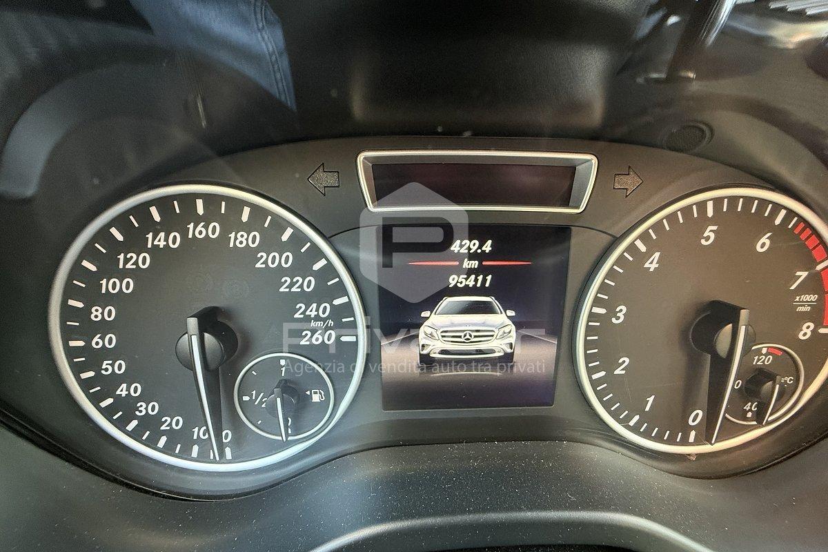 MERCEDES GLA 180 Business