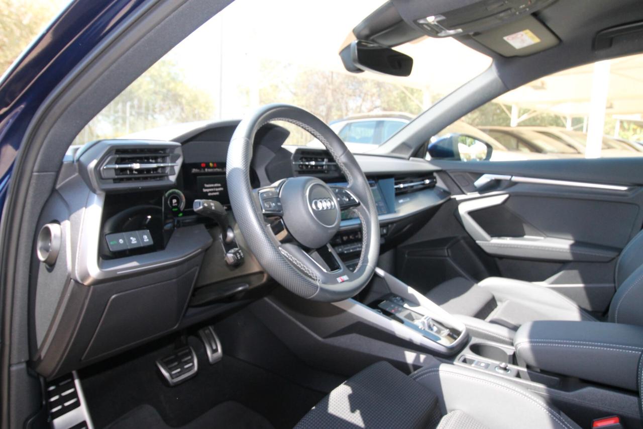 Audi A3 Spb 40 tfsi e Identity Black s-tronic|22000 km|2024