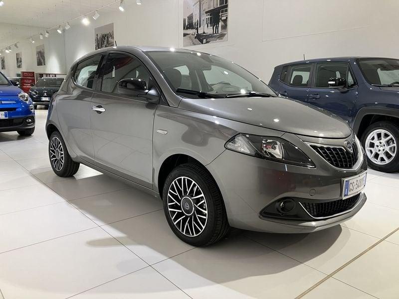 Lancia Ypsilon 1.0 FireFly 5 porte S&S Hybrid Platino