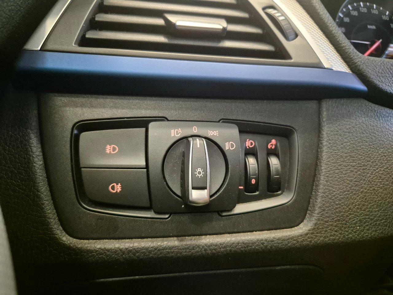 BMW 320 i Touring Msport auto - UNIRPOPRIETARIO - Cruise/Lim - Sens. park.