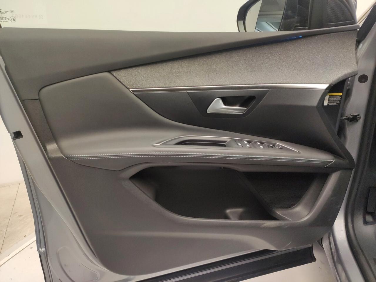 Peugeot 3008 BlueHDi 130 S&S EAT8 Allure