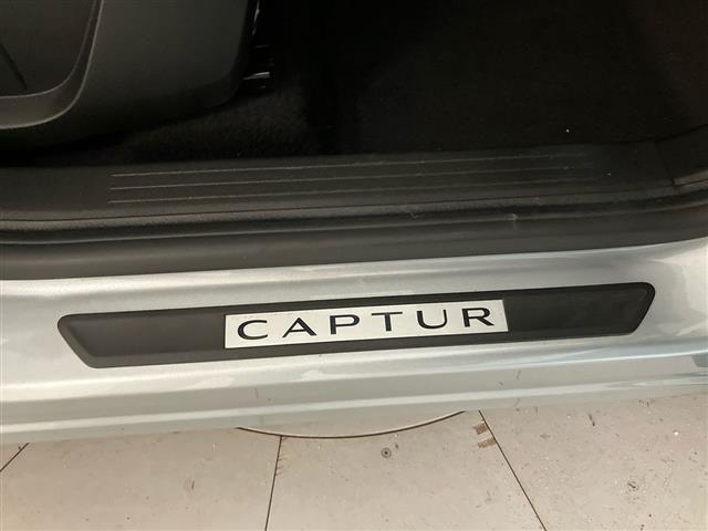 RENAULT Captur 1.6 E-TECH Hybrid Techno Fast Tr. Auto 145