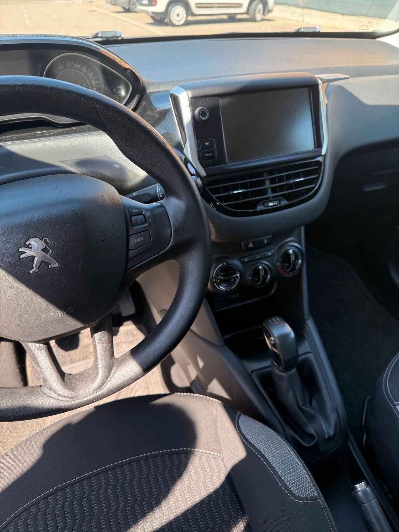 Peugeot 208 1.2 - NEOPATENTATI - 12 MESI DI GARANZIA -