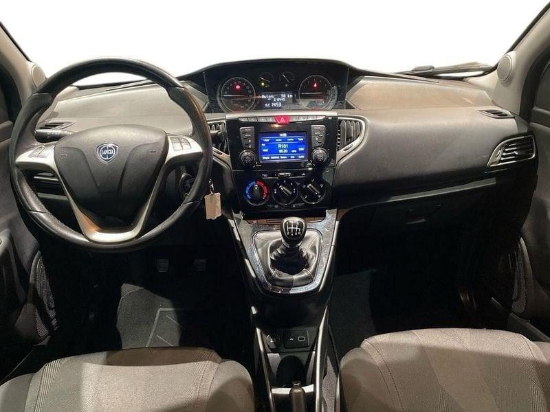 Lancia Ypsilon 1.0 firefly hybrid Gold s&s 70cv