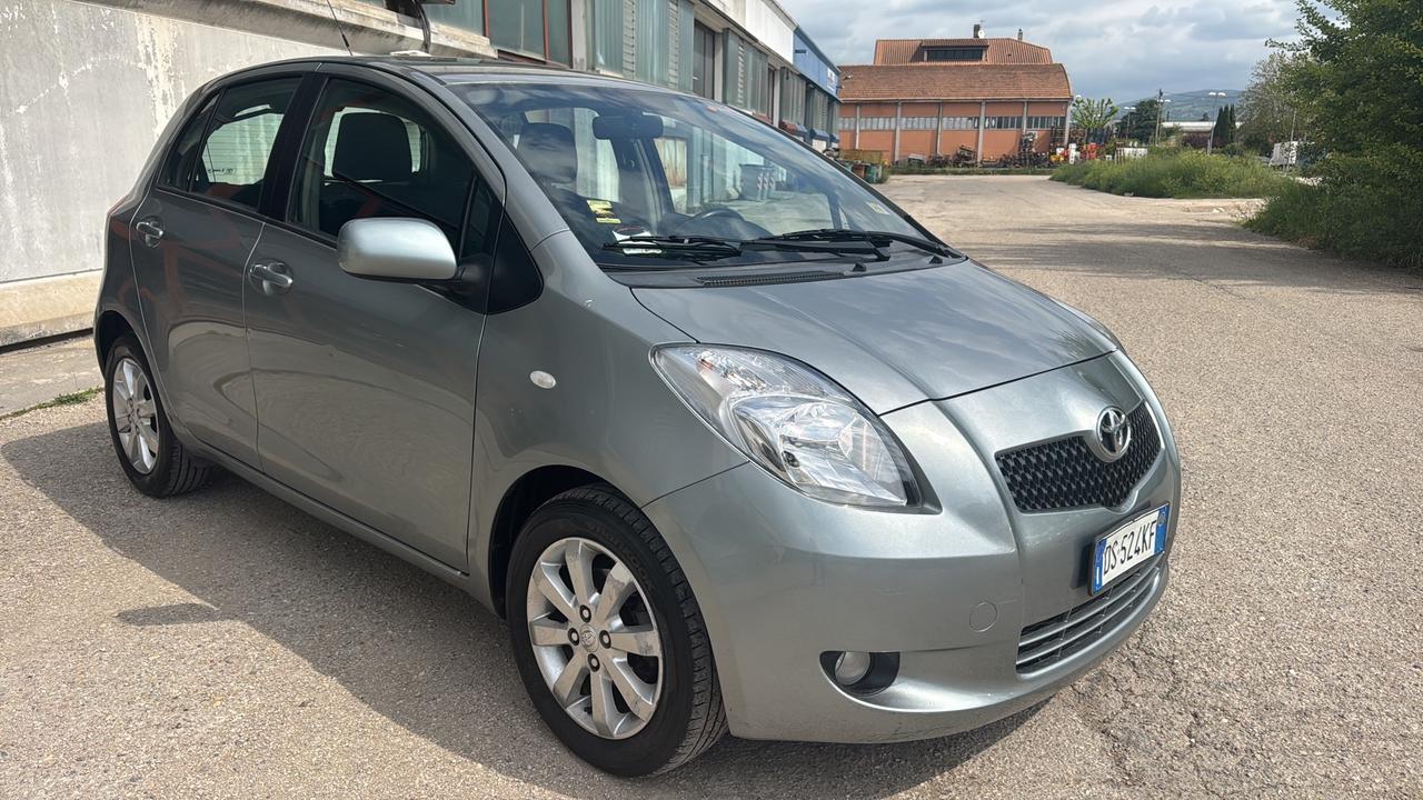 Toyota Yaris 1.3 5 porte M-MT Navi