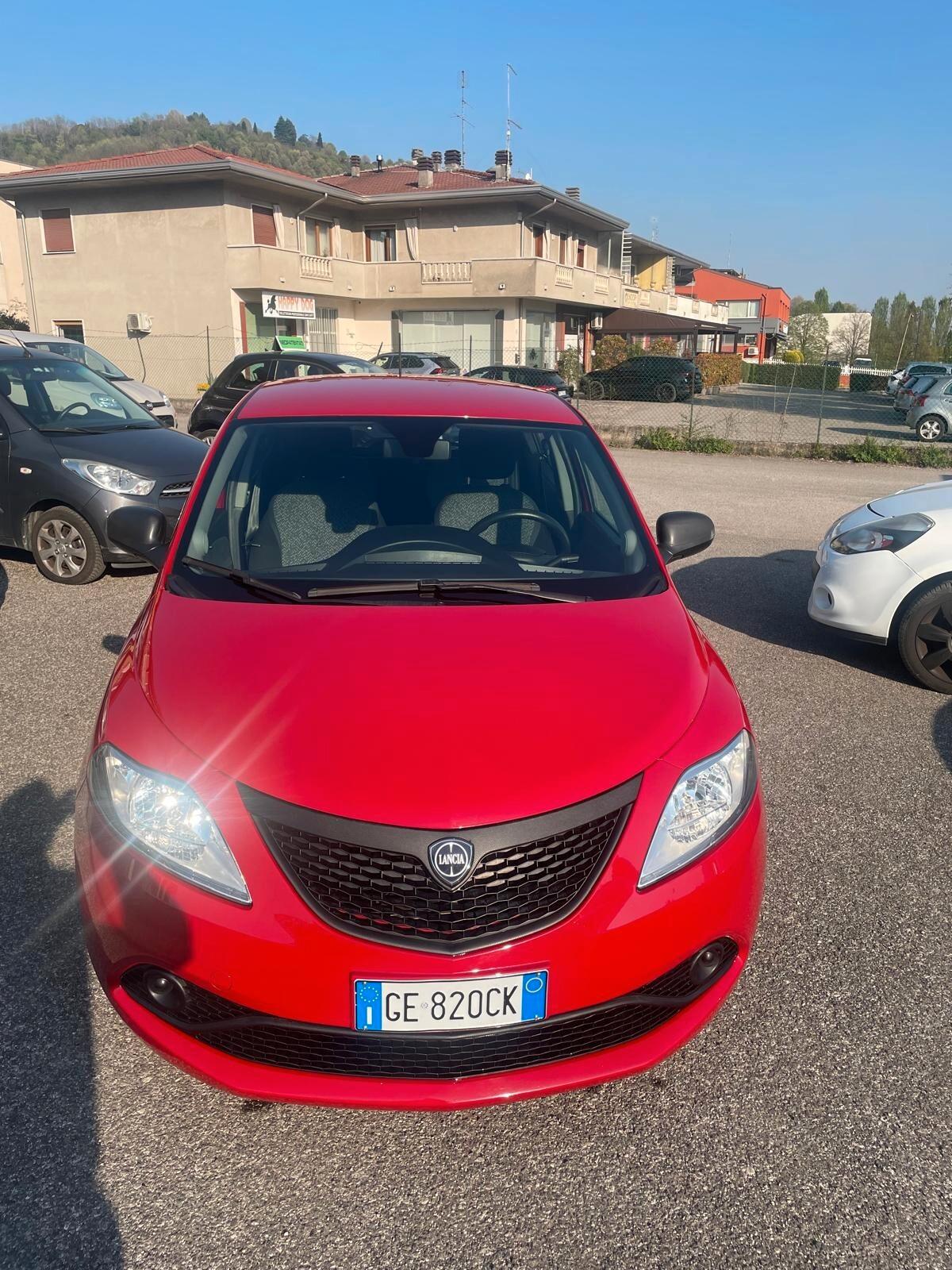 Lancia Ypsilon 1.0 Hybrid Silver – 2021 | 67.561 km | Neopatentati