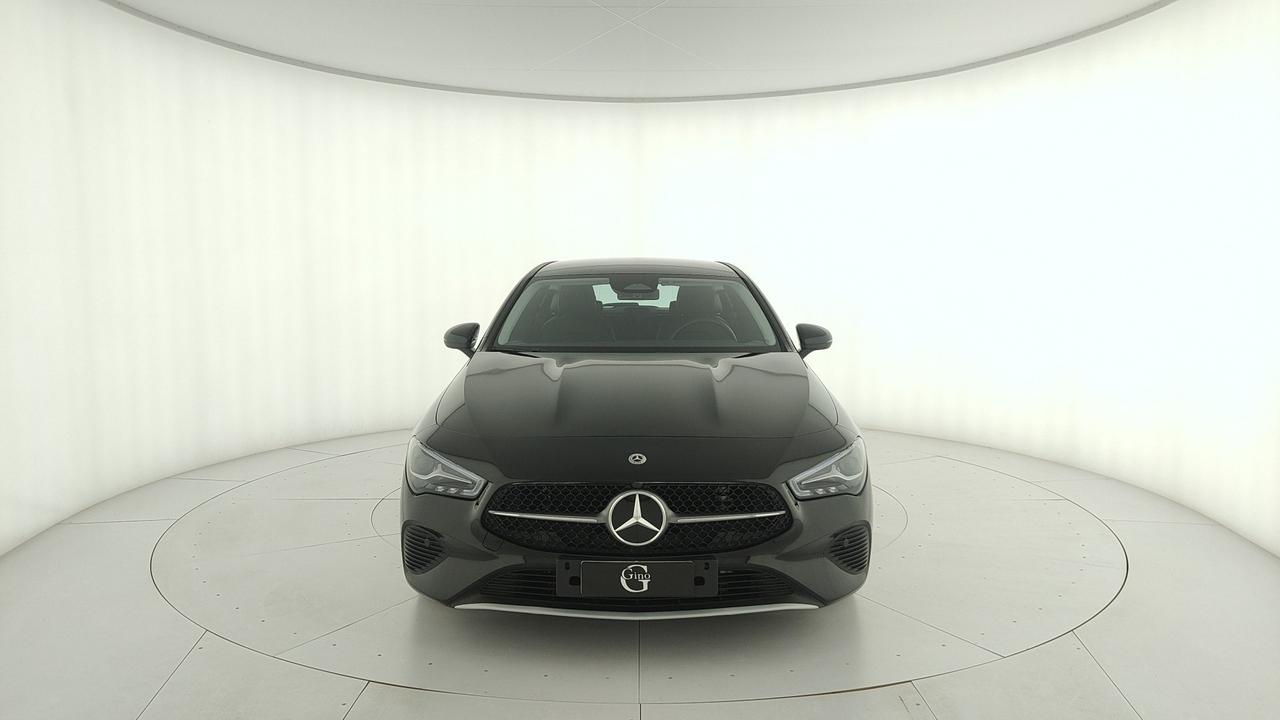 Mercedes-Benz CLA Shooting Brake 180 d Advanced auto