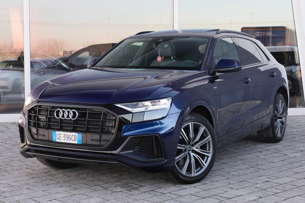 AUDI Q8 S LINE