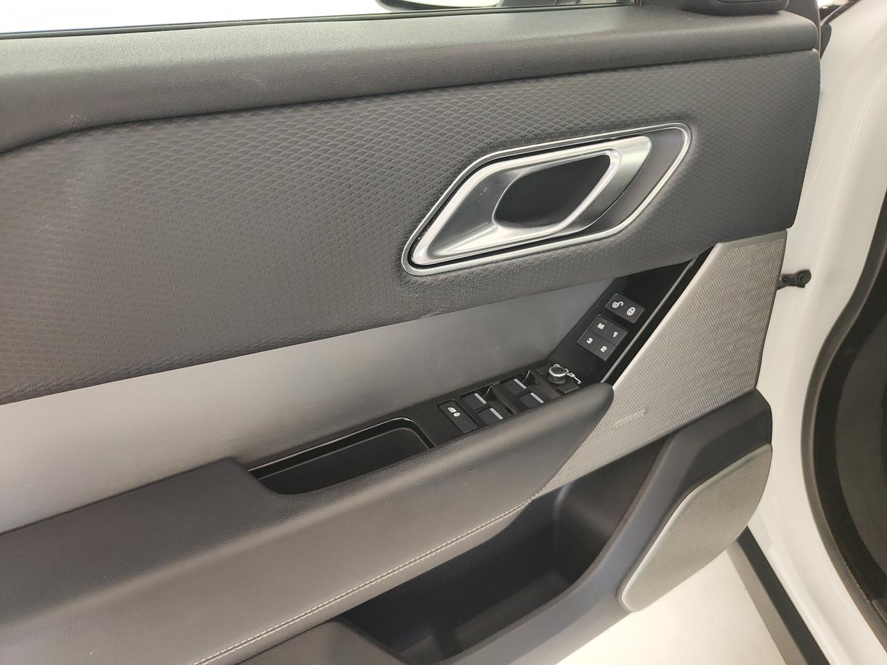 LAND ROVER Range Rover Velar 2.0 i4 R-Dynamic SE 240cv auto