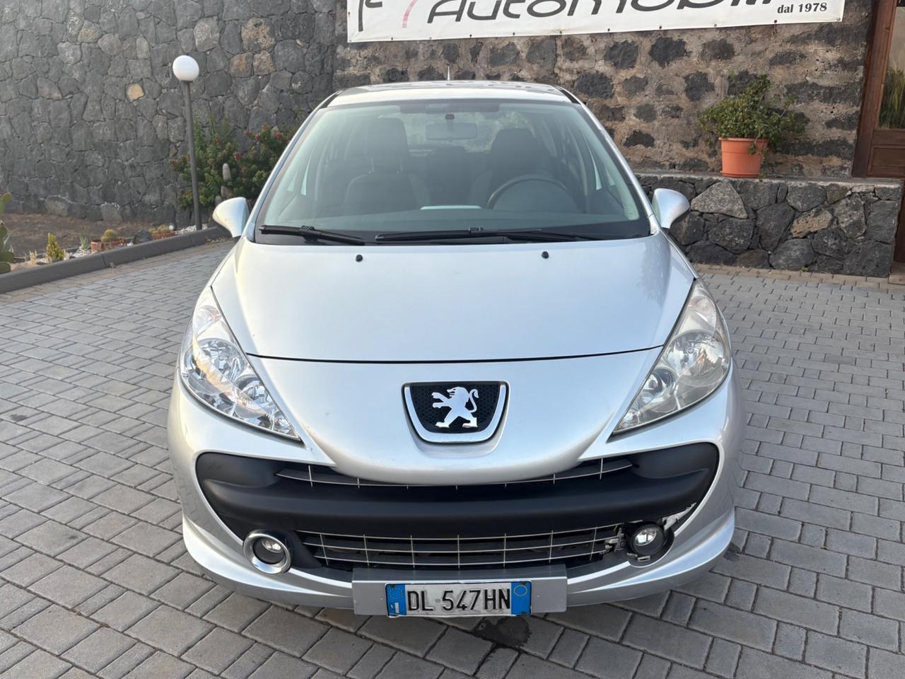 Peugeot 207 1.4 8V 75CV 5p. X Line