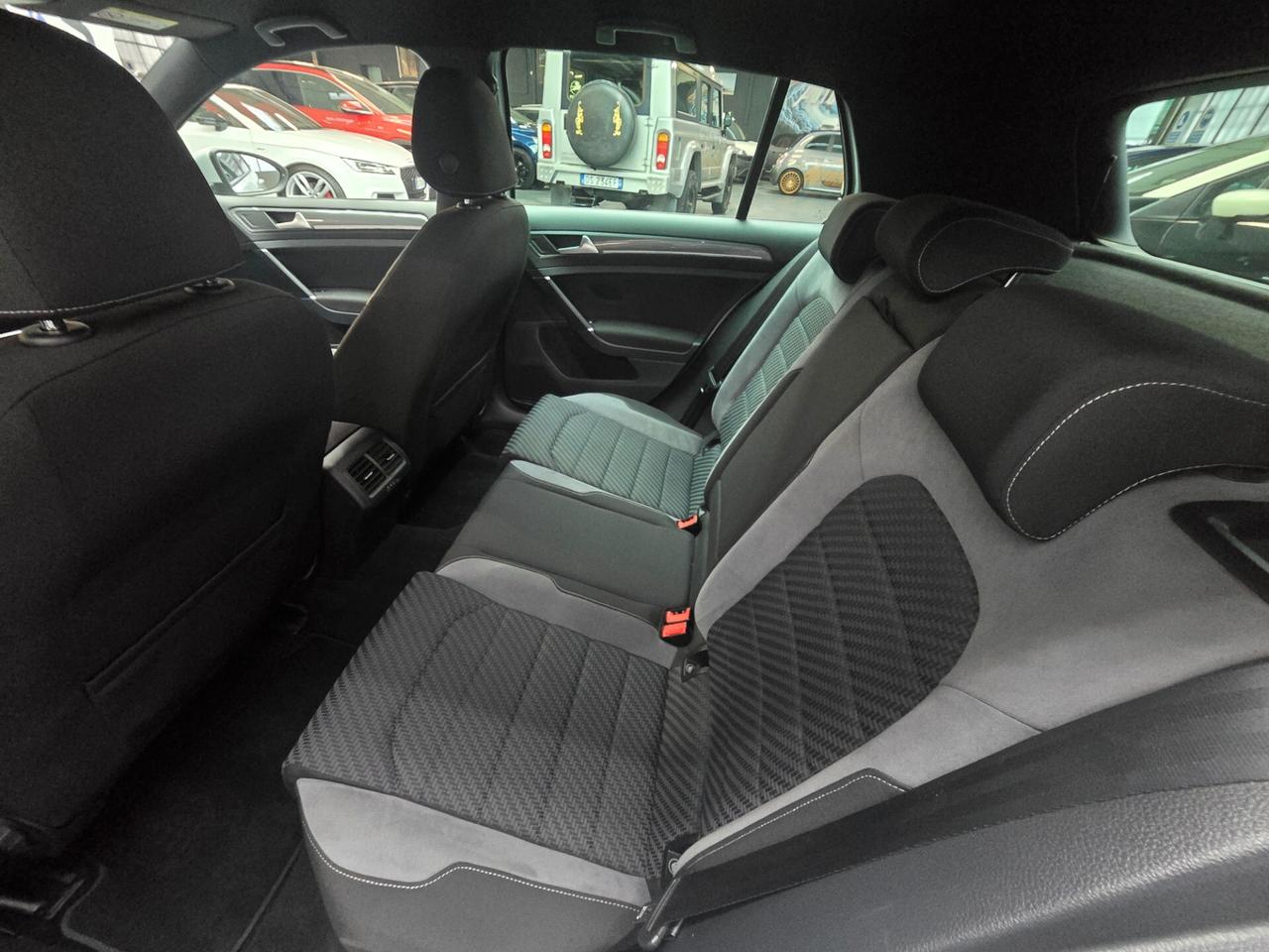 VOLKSWAGEN GOLF R-Line 1.6 TDI 116 CV 5p. SPORT