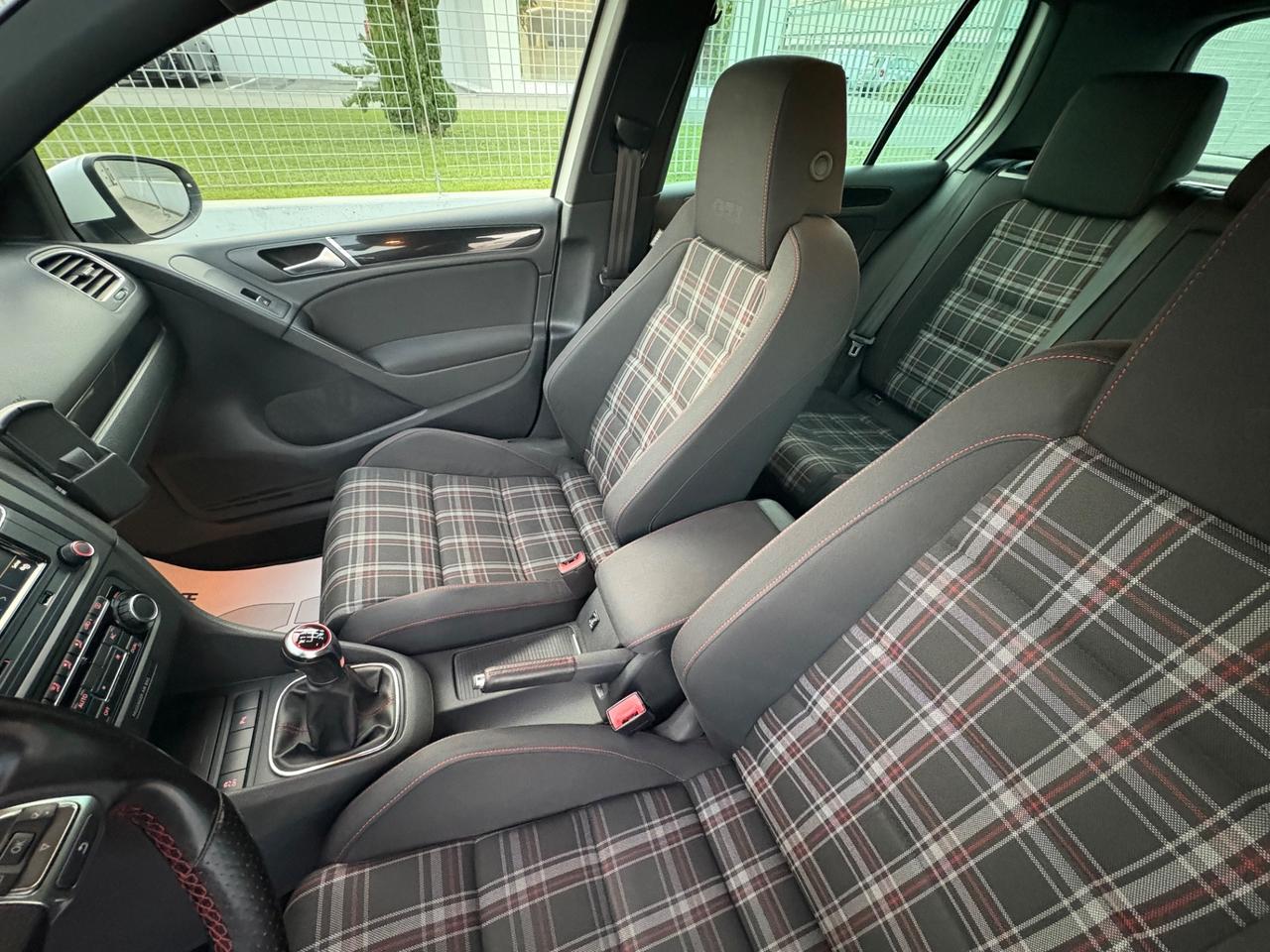 Volkswagen Golf GTI 2.0 TSI 5p.